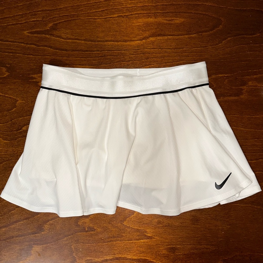 Nike girls flouncy tennis skirt